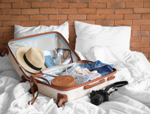 Featured image for minimalist carry on luggage