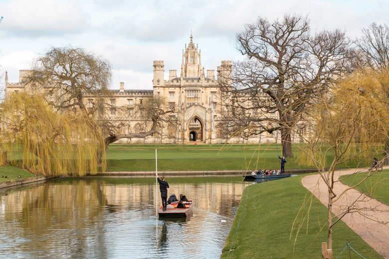 Free things to do in Cambridge - punting in Cambridge, The College Backs